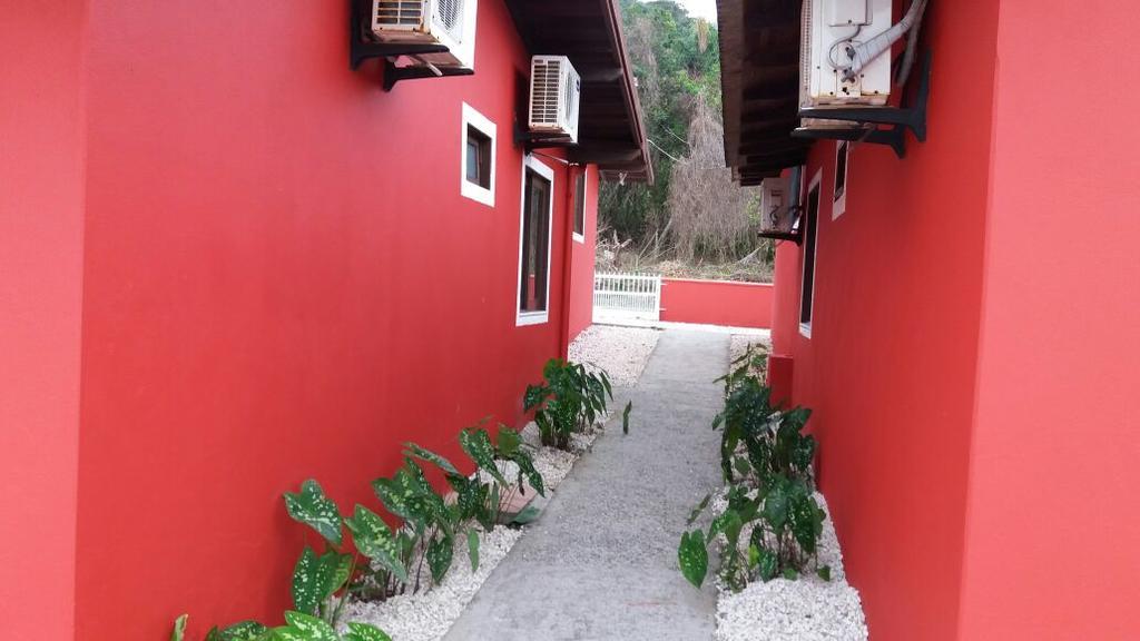 Pousada Residencial Familia Dragone Bombinhas Bagian luar foto